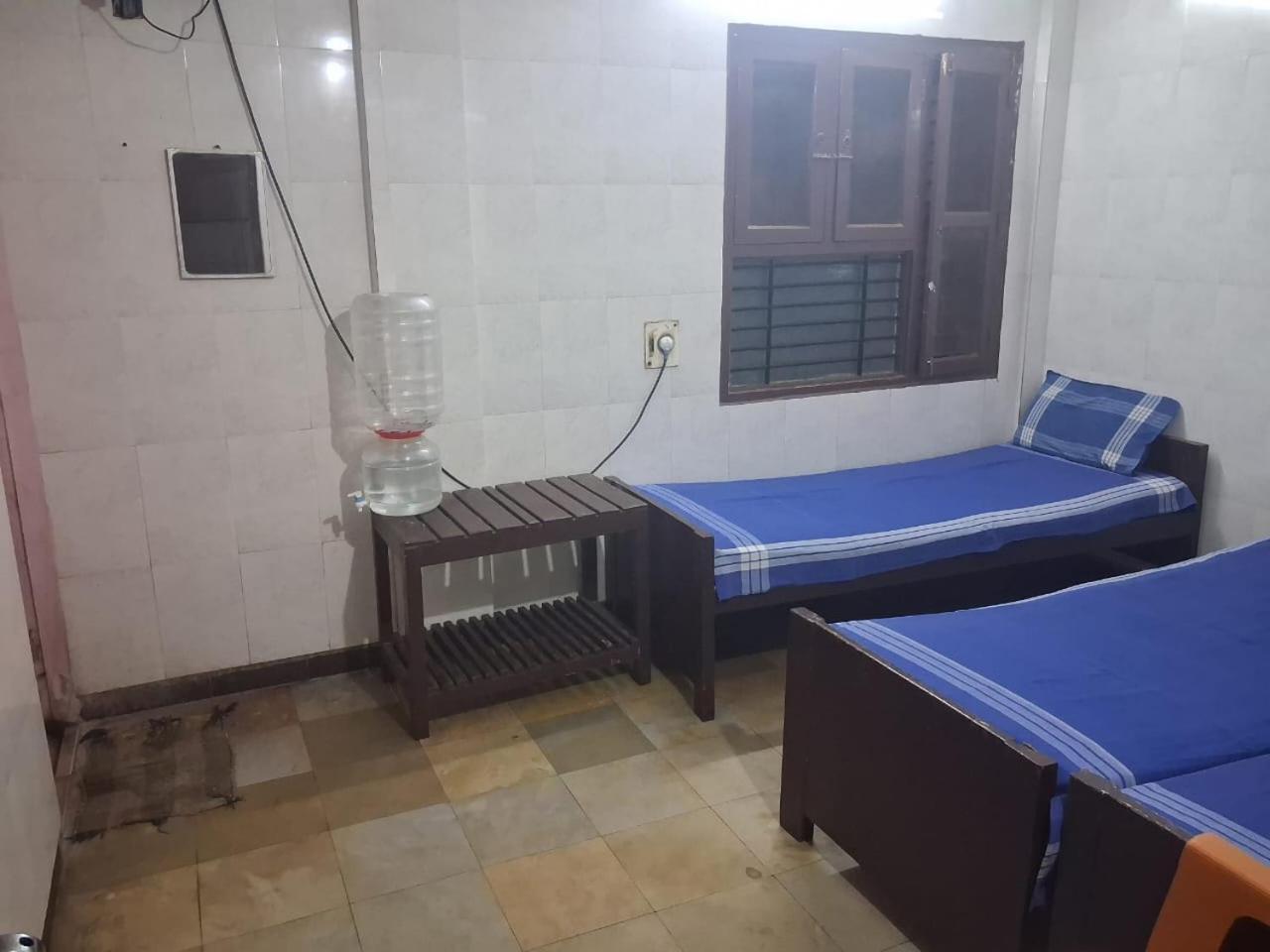 G R Mansion Lodge *